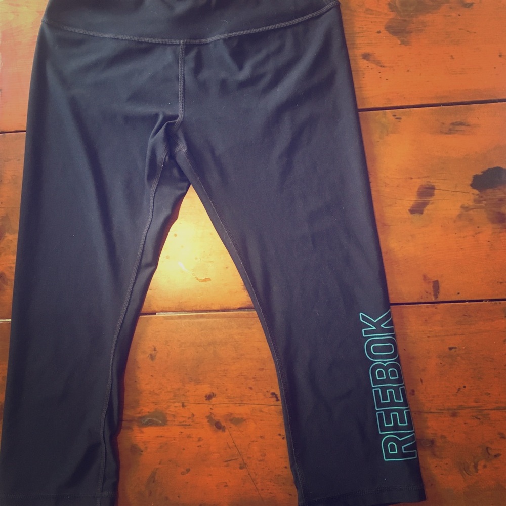 NWOT Cropped workout leggings Reebok size medium